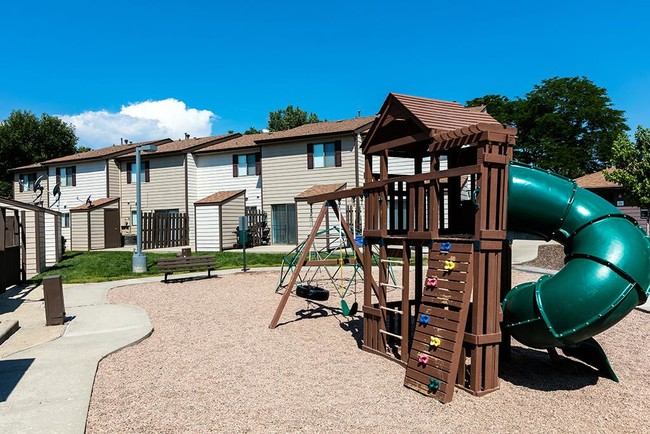 Kipling Townhomes in Lakewood, CO - Building Photo - Building Photo