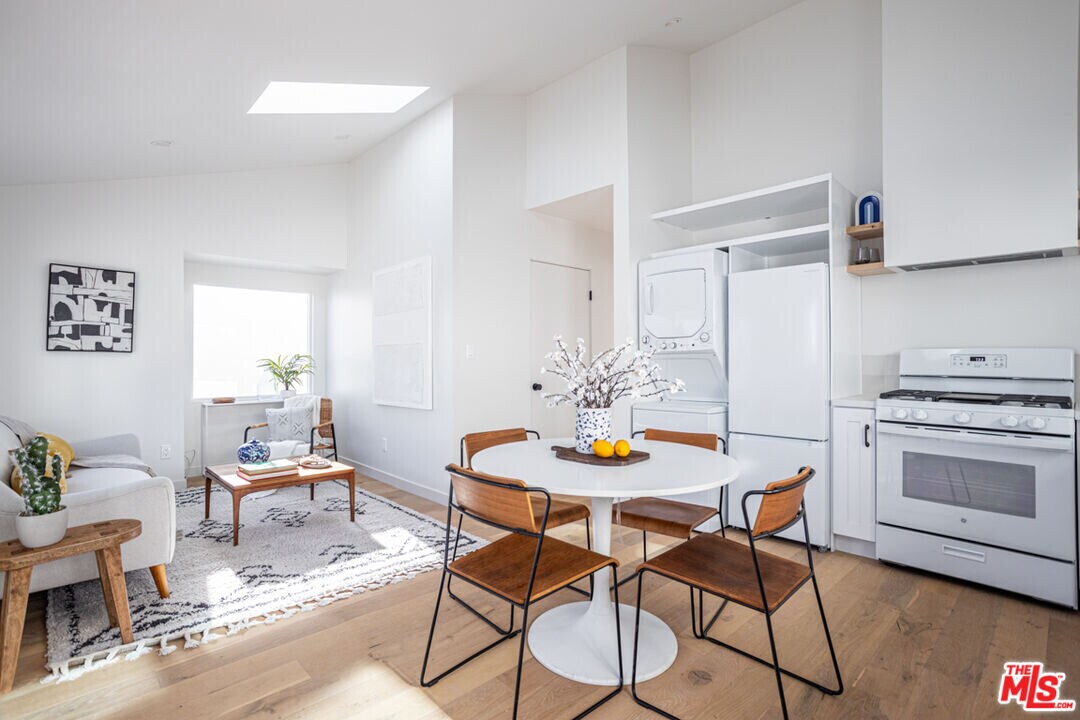1613 Micheltorena St in Los Angeles, CA - Building Photo