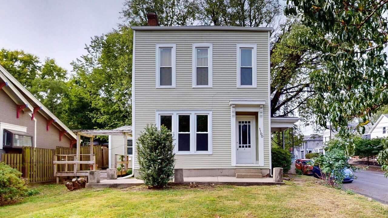 1100 Baxter Ave in Louisville, KY - Building Photo