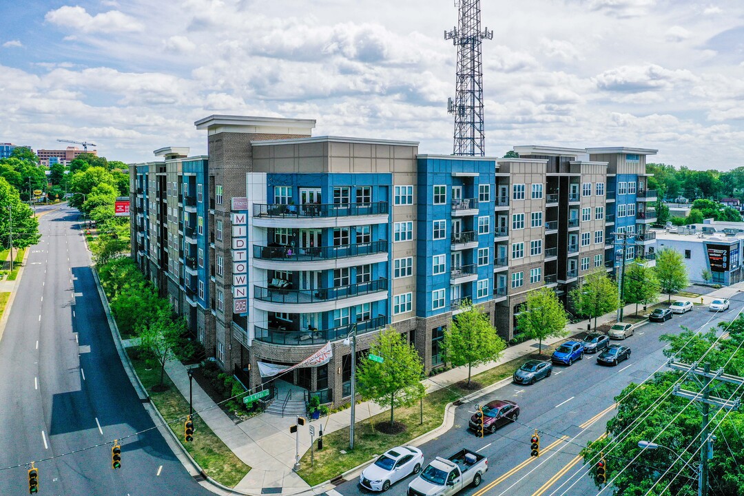 Midtown 205 in Charlotte, NC - Foto de edificio