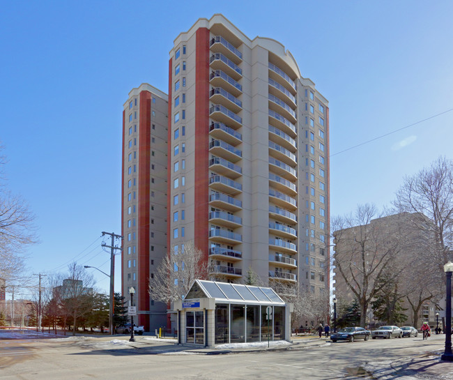 Grandin Manor in Edmonton, AB - Building Photo - Primary Photo