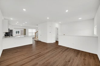 25712 W Yorkshire Dr in Plainfield, IL - Building Photo - Building Photo