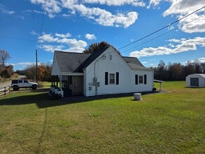 5172 Westfield Rd in Mount Airy, NC - Building Photo - Building Photo