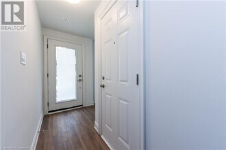 35 Lunar Cres in Mississauga, ON - Building Photo - Building Photo
