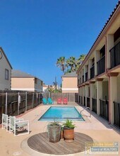 106 E Campeche St in South Padre Island, TX - Building Photo - Building Photo