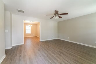 2427 Justin Dr SW in Marietta, GA - Building Photo - Building Photo