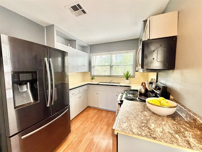 2027 Sheridan St in Houston, TX - Foto de edificio - Building Photo