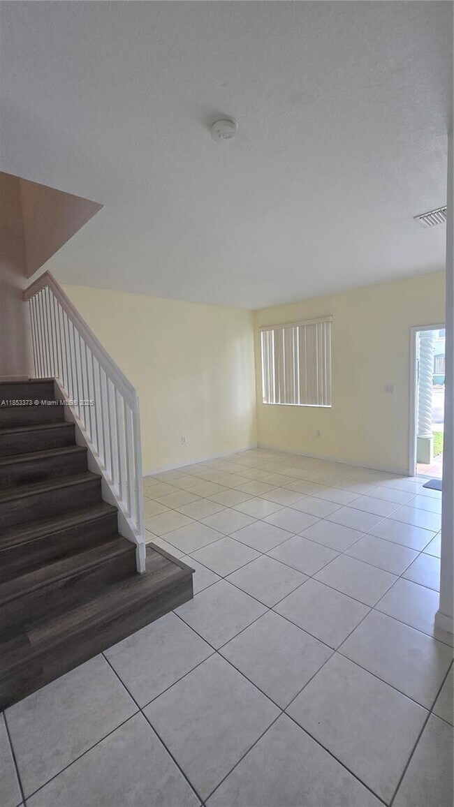 1523 SE 24th Ct in Homestead, FL - Building Photo - Building Photo