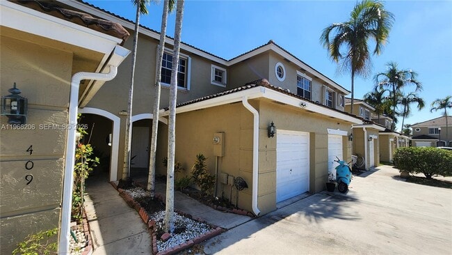 411 SW 120th Ave in Pembroke Pines, FL - Building Photo - Building Photo