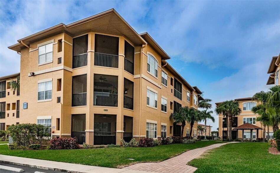 4305 Bayside Village Dr in Tampa, FL - Foto de edificio