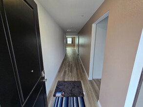 1743 Shingle Ave in Manteca, CA - Foto de edificio - Building Photo