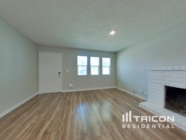 1373 Hobart Dr in Marysville, CA - Building Photo - Building Photo