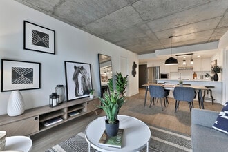 Unicité in Montréal, QC - Building Photo - Building Photo