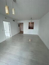 1250 S Miami Ave, Unit 1209 in Miami, FL - Foto de edificio - Building Photo