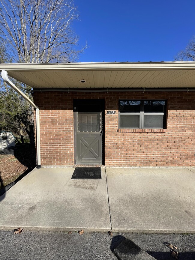 property at 914 Sparta Dr