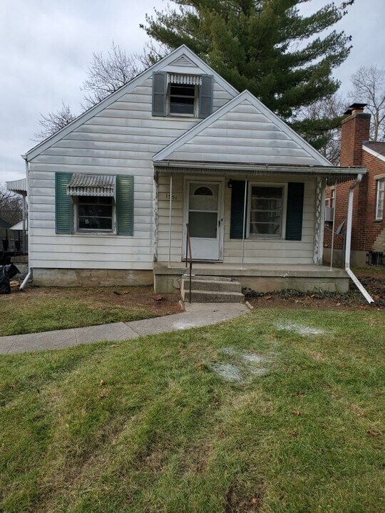 1551 Canfield Ave in Dayton, OH - Building Photo