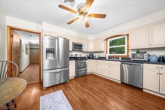 154 Old Croton Rd in Flemington, NJ - Foto de edificio - Building Photo