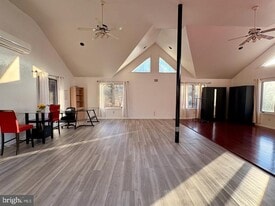 215 Bryn Mawr Ave in Newtown Square, PA - Building Photo