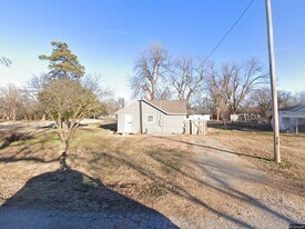 932 S Boundary St in Perry, OK - Building Photo