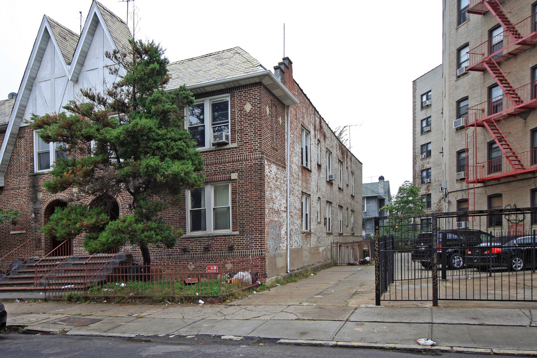 1257 E 18th St in Brooklyn, NY - Building Photo