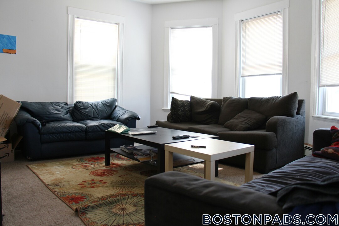 27 Portsmouth St in Cambridge, MA - Building Photo