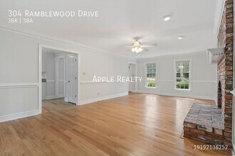 304 Ramblewood Dr in Raleigh, NC - Foto de edificio - Building Photo