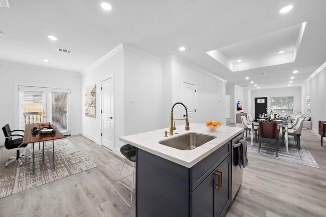 5807 Texas St in Houston, TX - Building Photo - Building Photo