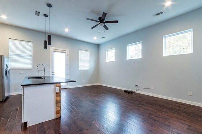 6405 Chesterfield Ave in Austin, TX - Building Photo - Building Photo