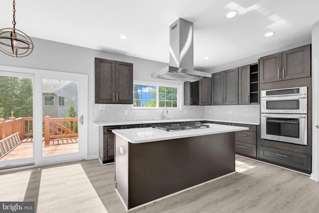 property at 2900 Jessica Ct