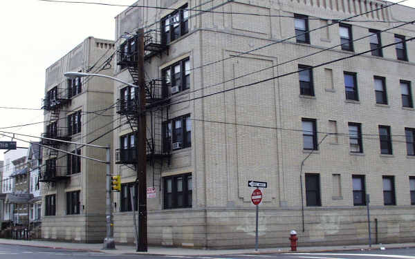 354-358 Bergen Ave in Jersey City, NJ - Foto de edificio