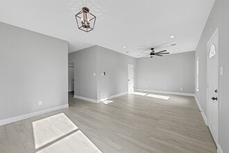 12009 Meadowgreen St in Houston, TX - Building Photo - Building Photo