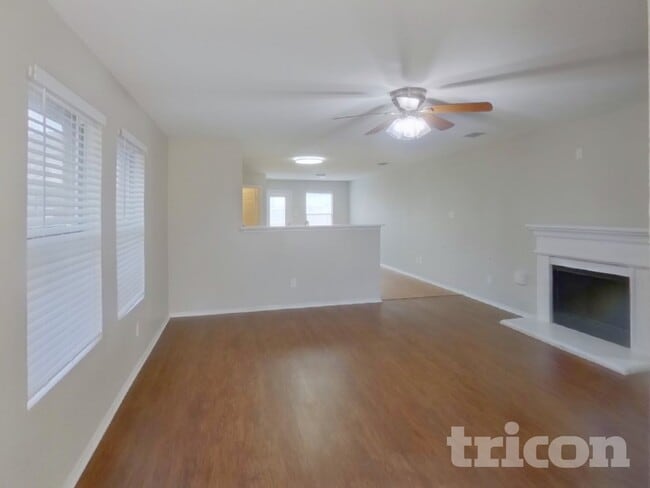 12630 Carpenter Ln, Unit 1109 in Rhome, TX - Building Photo - Building Photo