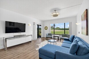 830 Greensward Ct in Delray Beach, FL - Building Photo
