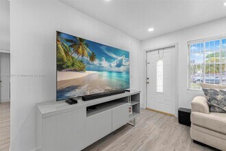 1356 Pelican Ct in Homestead, FL - Building Photo - Building Photo