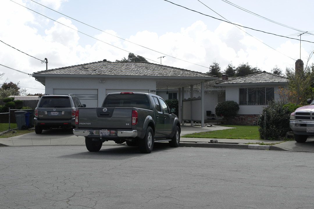 2085 Sundberg Ave in San Leandro, CA - Building Photo