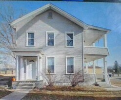 305 N Main St, Unit Apartment 1 in Brooklyn, MI - Building Photo