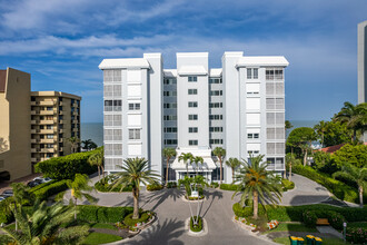 Le Dauphin Condos in Naples, FL - Foto de edificio - Building Photo