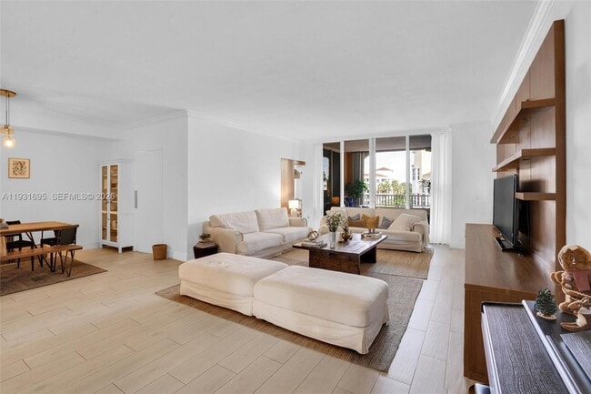 property at 735 Crandon Blvd