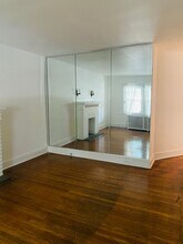 882 Corinthian Ave in Philadelphia, PA - Building Photo - Building Photo