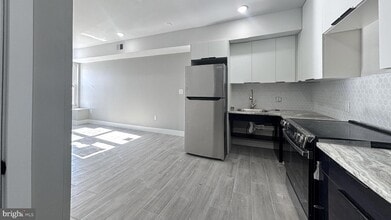 5341 Chestnut St in Philadelphia, PA - Foto de edificio - Building Photo