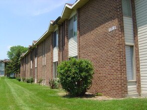 Highland Park Apartments in Dayton, OH - Building Photo - Building Photo