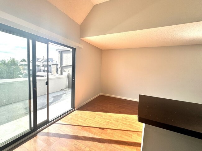 property at 3 Embarcadero W
