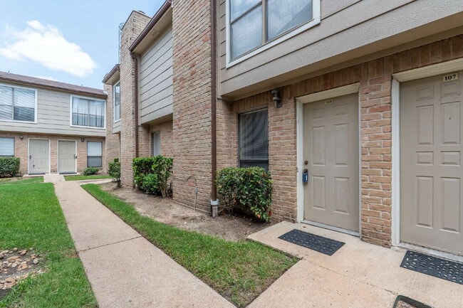 2120 Wilcrest Dr