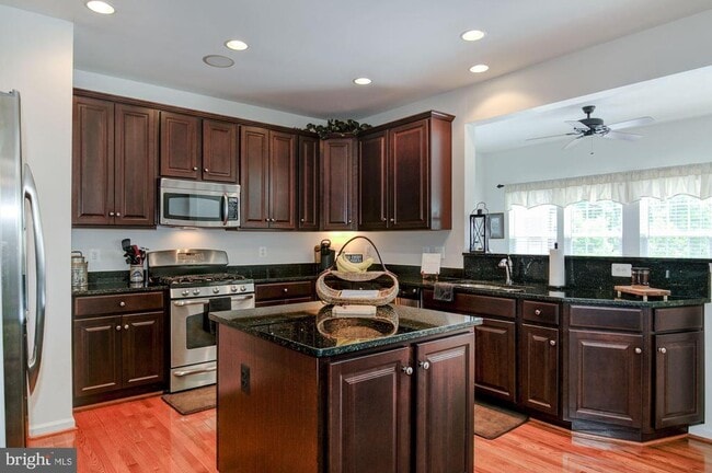 32 Hunting Creek Ln in Stafford, VA - Building Photo - Building Photo