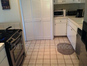 881 Peach St in San Luis Obispo, CA - Building Photo - Building Photo