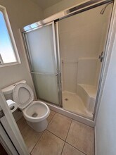 8638 Dumosa Ave in Yucca Valley, CA - Foto de edificio - Building Photo