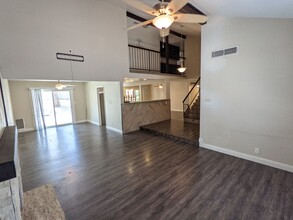 331 Esquina Dr in Henderson, NV - Building Photo - Building Photo