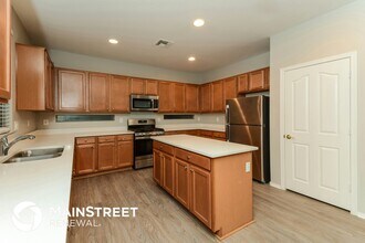 17039 W Ipswitch Way in Surprise, AZ - Foto de edificio - Building Photo