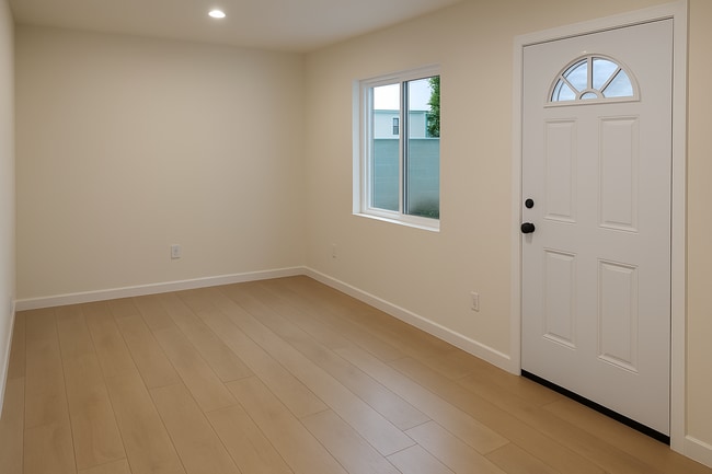 15334 Hart St in Los Angeles, CA - Building Photo - Building Photo