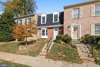 10348 Granite Creek Ln in Oakton, VA - Building Photo - Building Photo